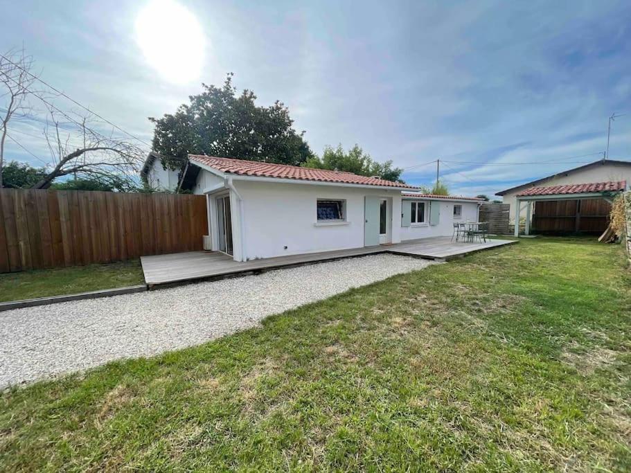 Maisonnette Avec Jardin A Ares Villa Exterior photo